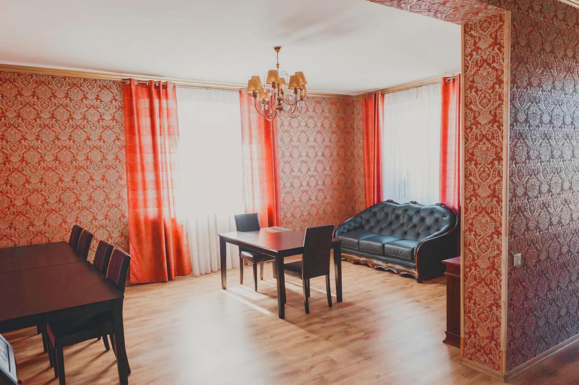 Family Hotel ダウガフピルス エクステリア 写真